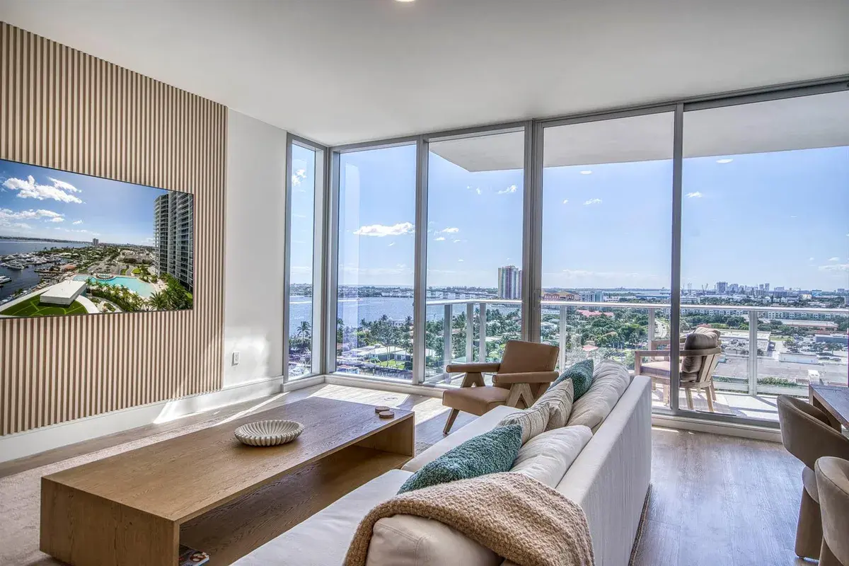 220 Lake Shore Drive # 1207, West Palm Beach FL 33403