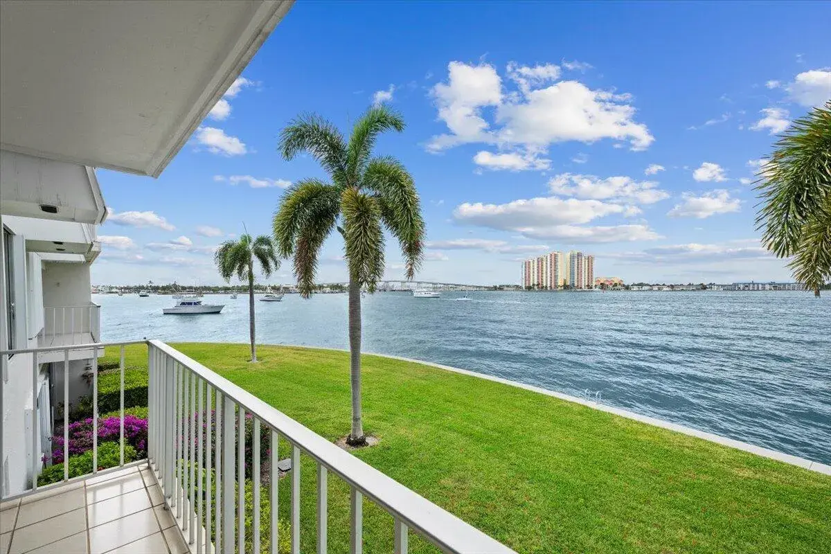 1025 Sugar Sands Boulevard Unit 261, Riviera Beach FL 33404
