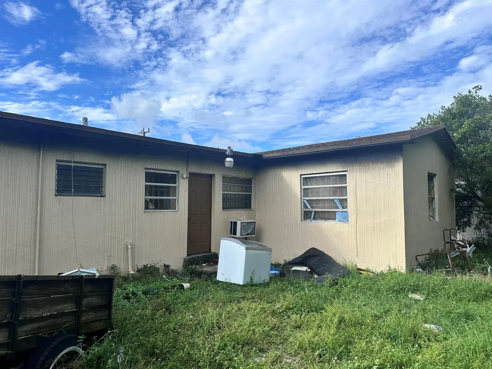 712 NW 9TH Court NW, Hallandale Beach FL 33009