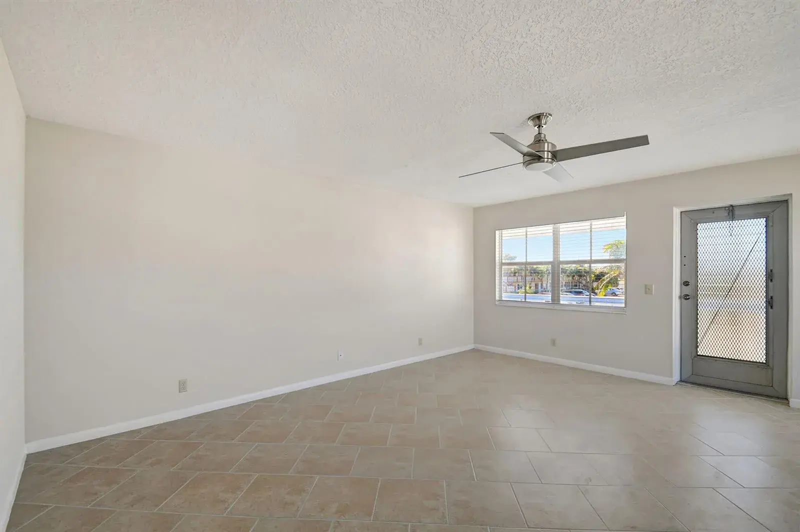 152 CHATHAM G, West Palm Beach FL 33417