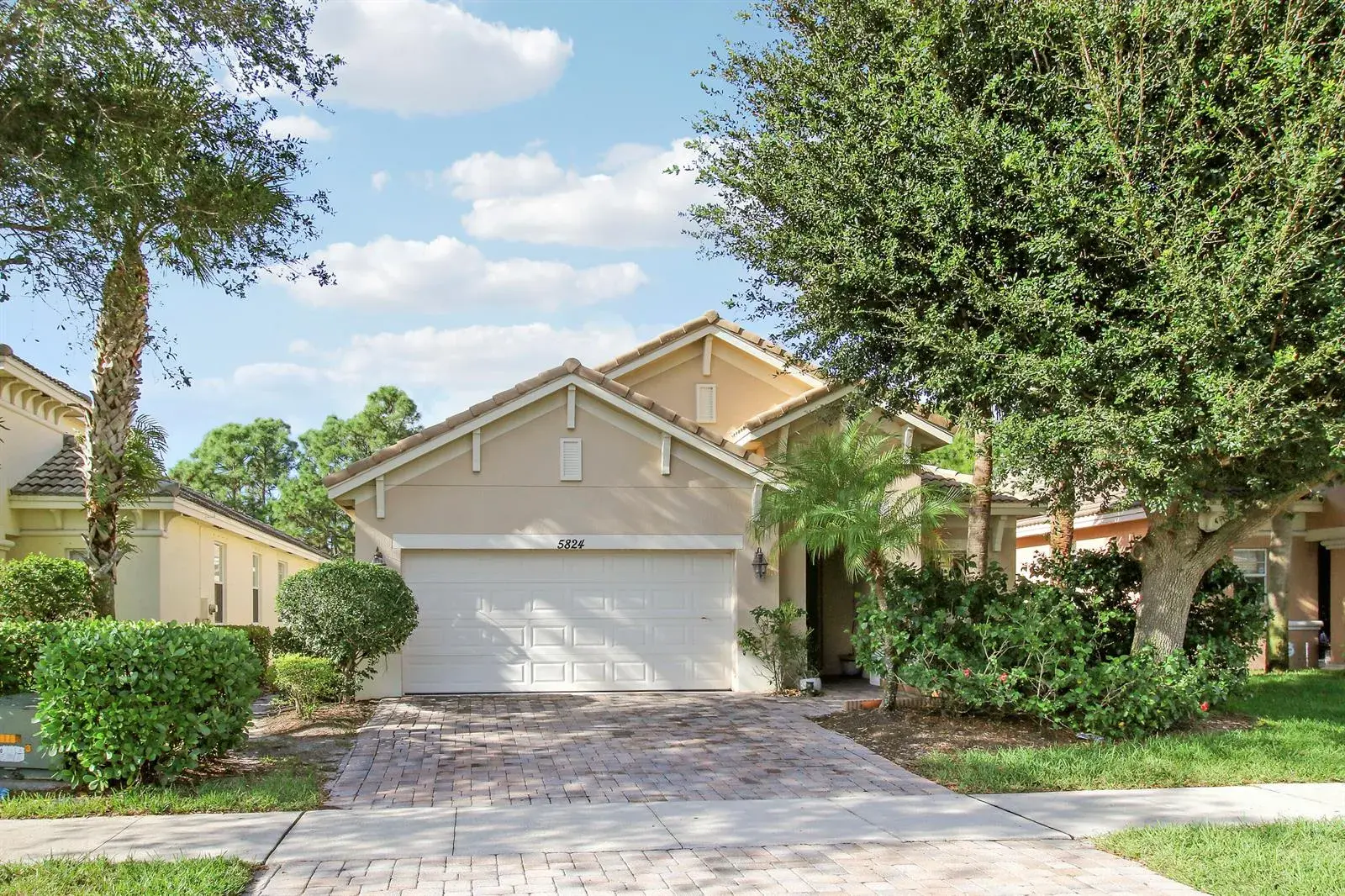 5824 SE Crooked Oak Avenue, Hobe Sound FL 33455