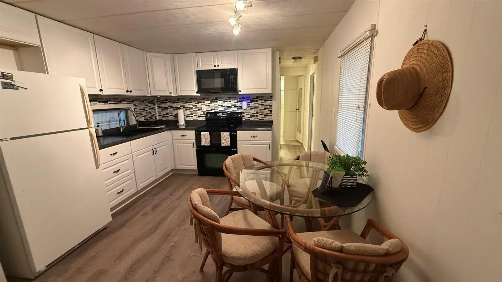 7217 SE SWAN Avenue, Hobe Sound FL 33455