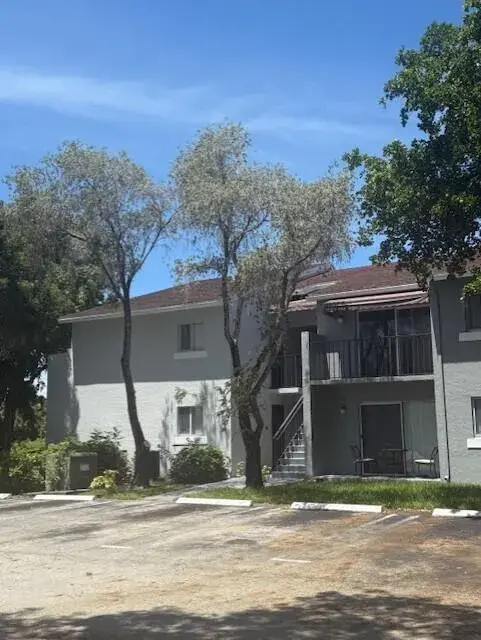 1179 N BENOIST FARMS Road # 205, West Palm Beach FL 33411