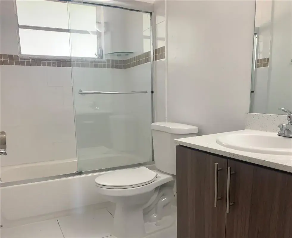 401 NW 34 Street # 201, Pompano Beach FL 33064