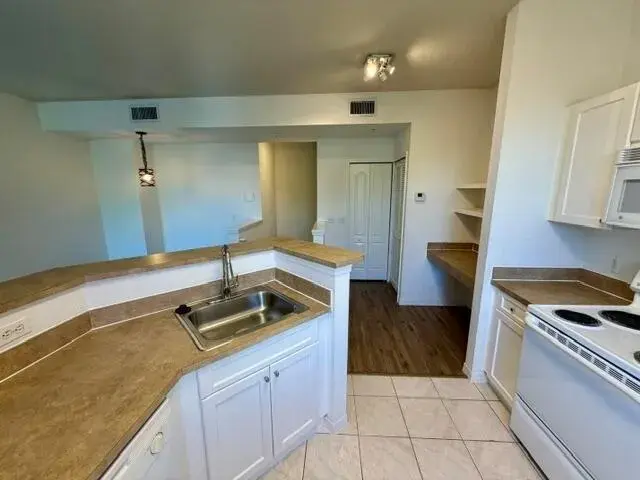 11011 LEGACY Lane # 301, Palm Beach Gardens FL 33410