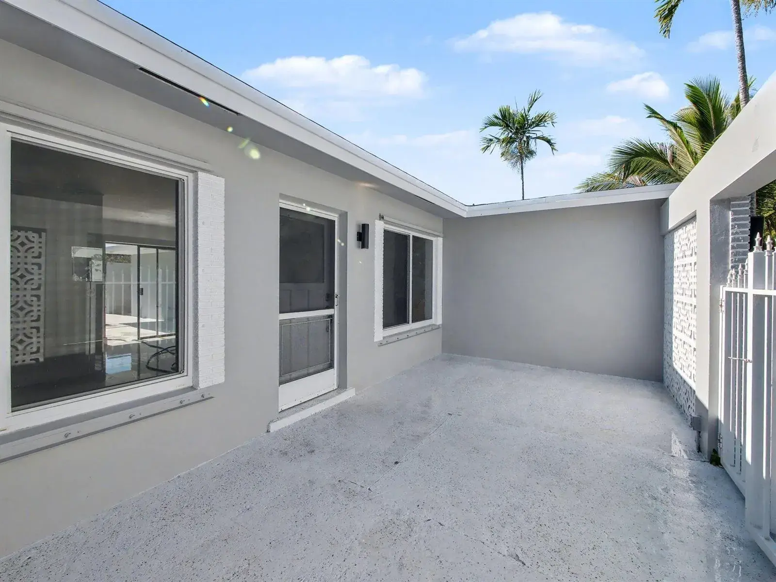 1940 NW 32nd Street, Oakland Park FL 33309