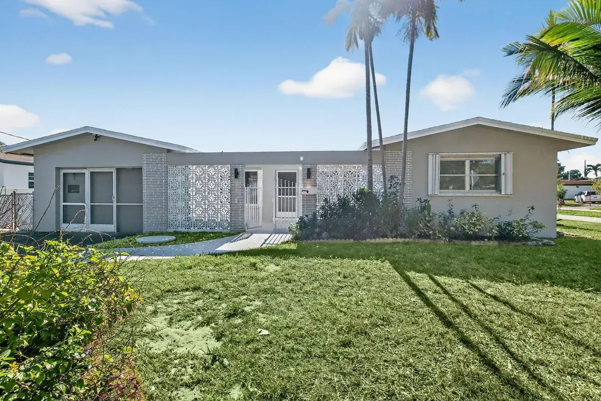 1940 NW 32nd Street, Oakland Park FL 33309
