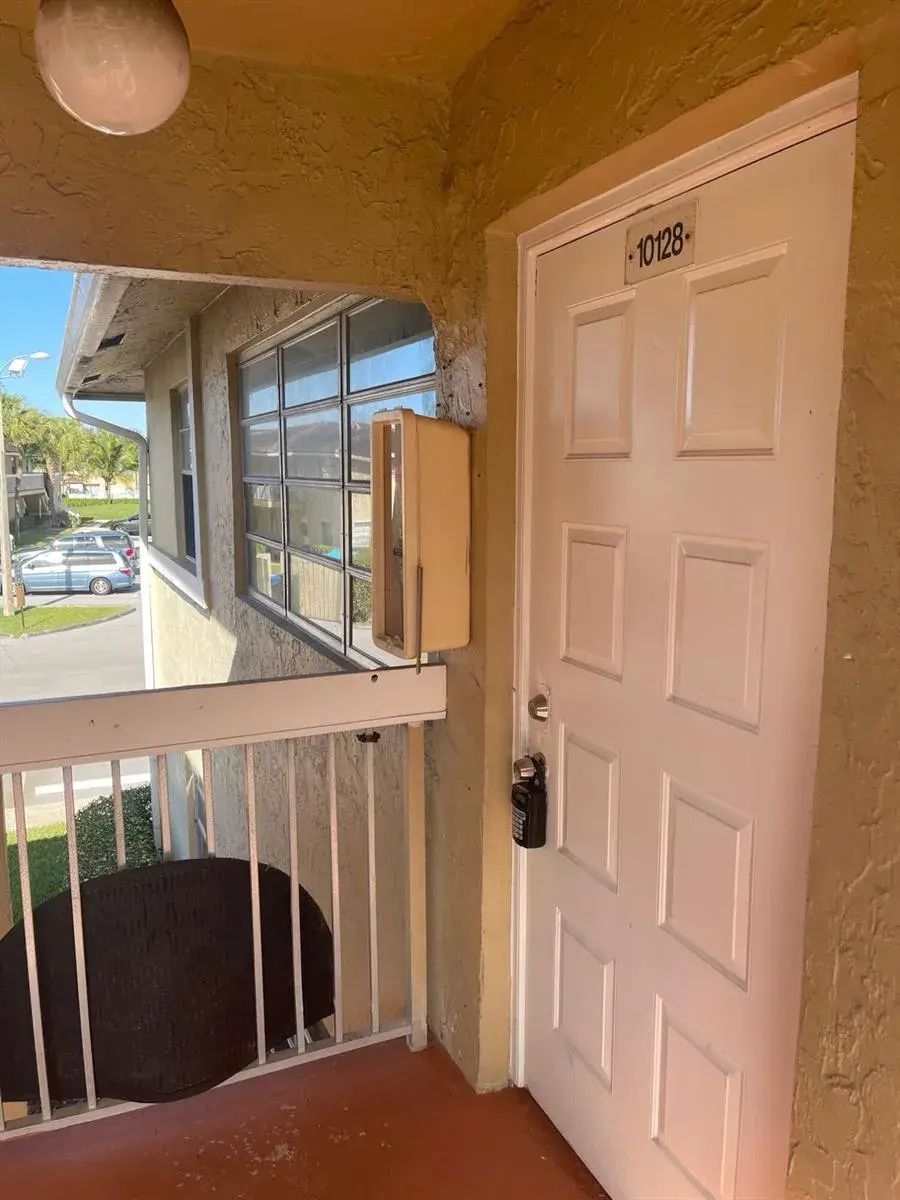 10128 TWIN LAKES Drive # H, Coral Springs FL 33071