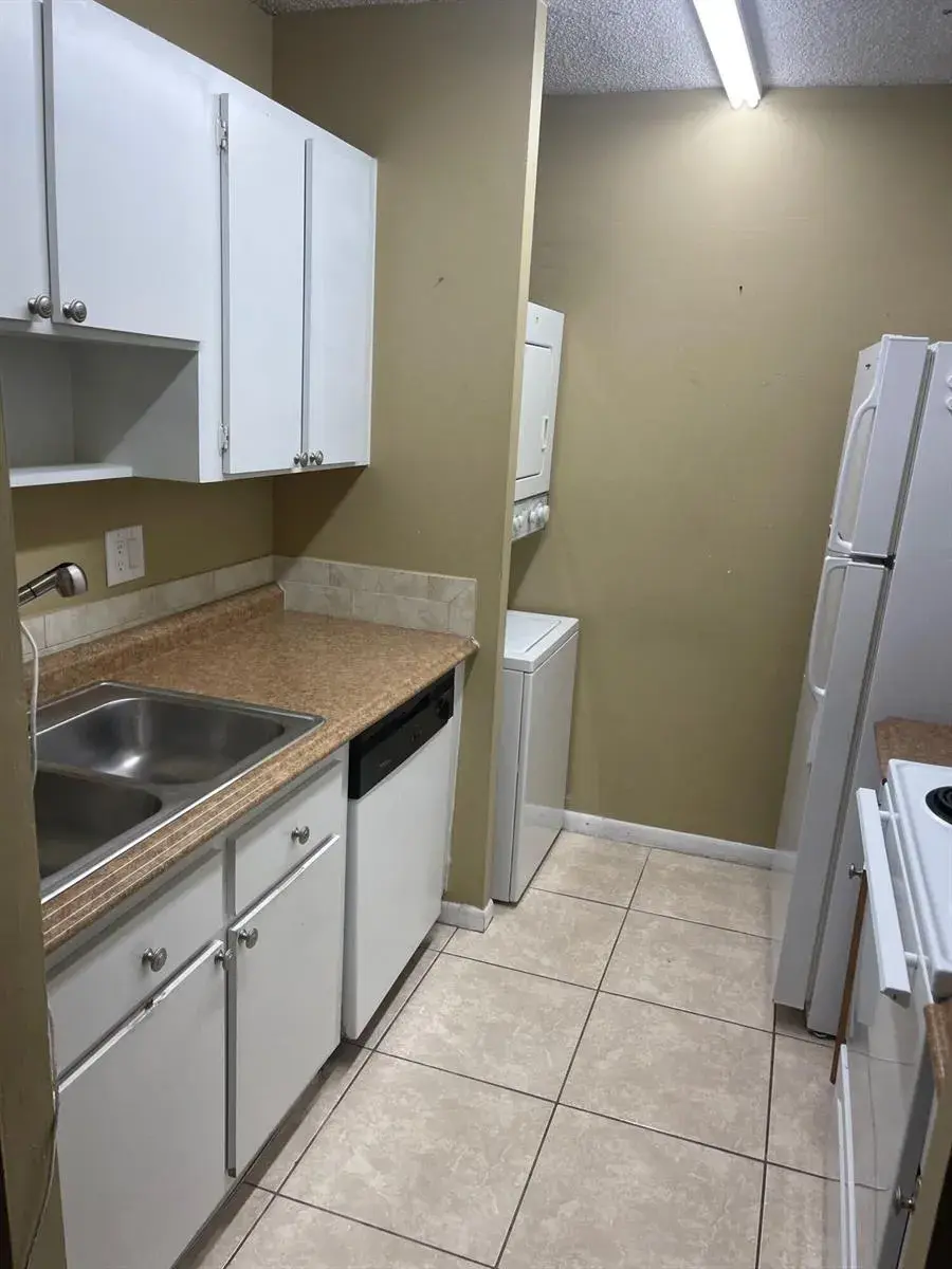10128 TWIN LAKES Drive # H, Coral Springs FL 33071