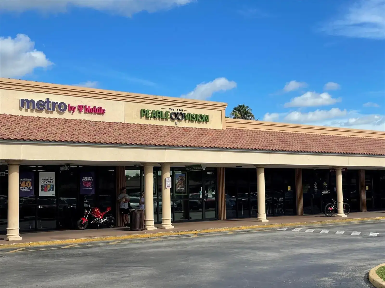 18606 NW 67th Avenue, Hialeah FL 33015 photo 4