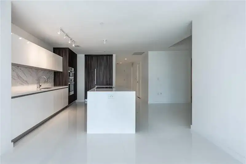 851 NE 1st Avenue # 1912, Miami FL 33132 photo 3