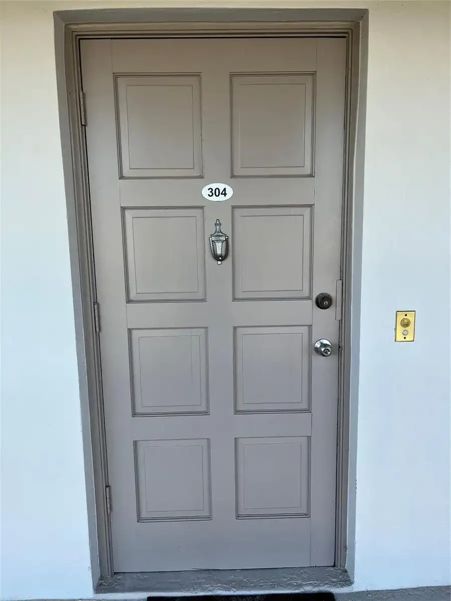 3100 N Palm Aire Drive # 304, Pompano Beach FL 33069 photo 4