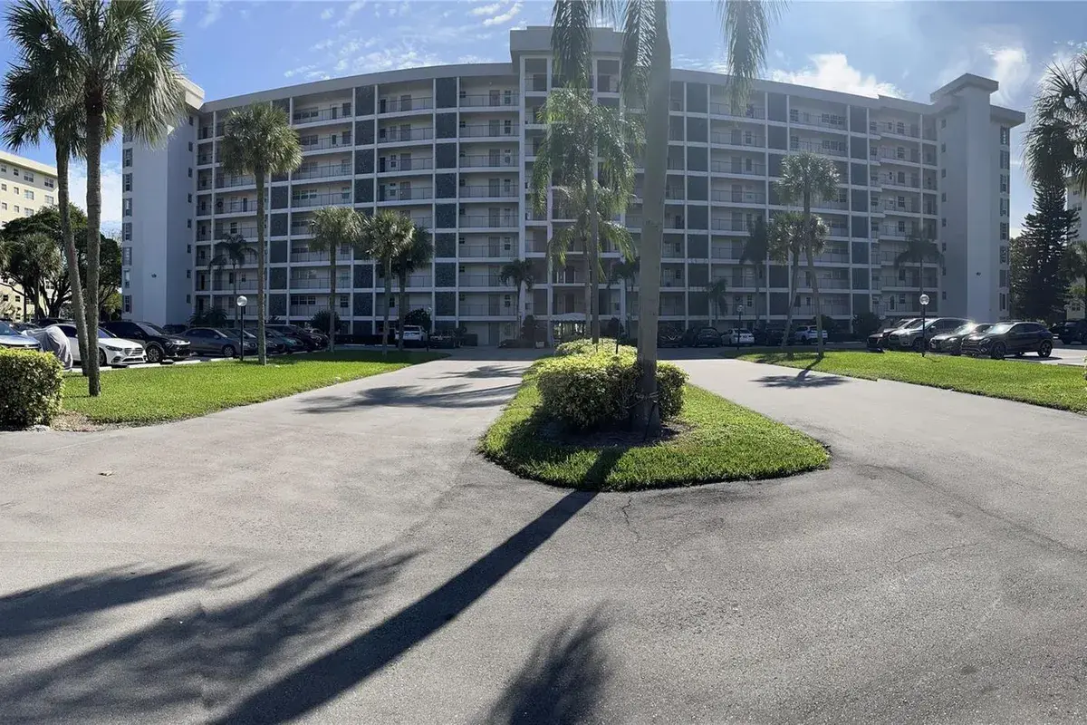 3100 N Palm Aire Drive # 304, Pompano Beach FL 33069