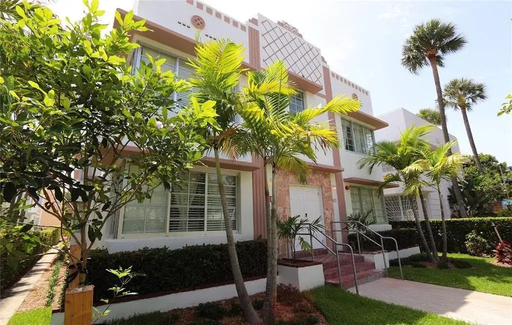 1 bedroom 1 bath Residential for sale at 811 Jefferson Avenue # 102, Miami Beach FL 33139