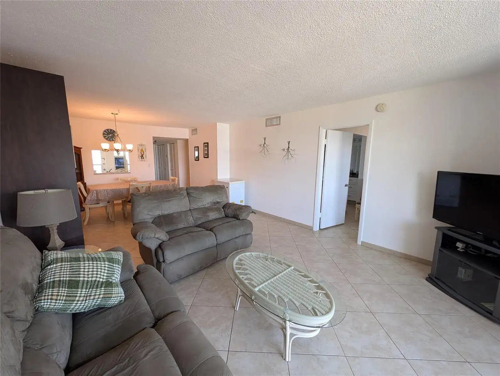 1893 S Ocean Drive # 405, Hallandale Beach FL 33009 photo 4