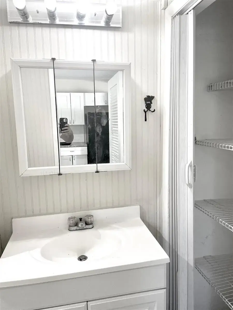 1521 N 59th Terrace, Hollywood FL 33021