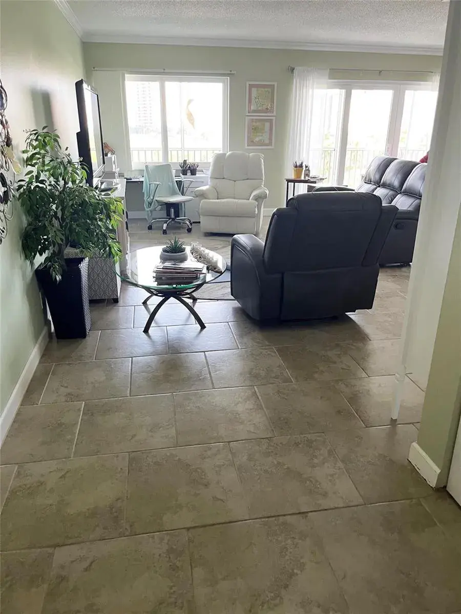 200 Diplomat Parkway # 636, Hallandale Beach FL 33009