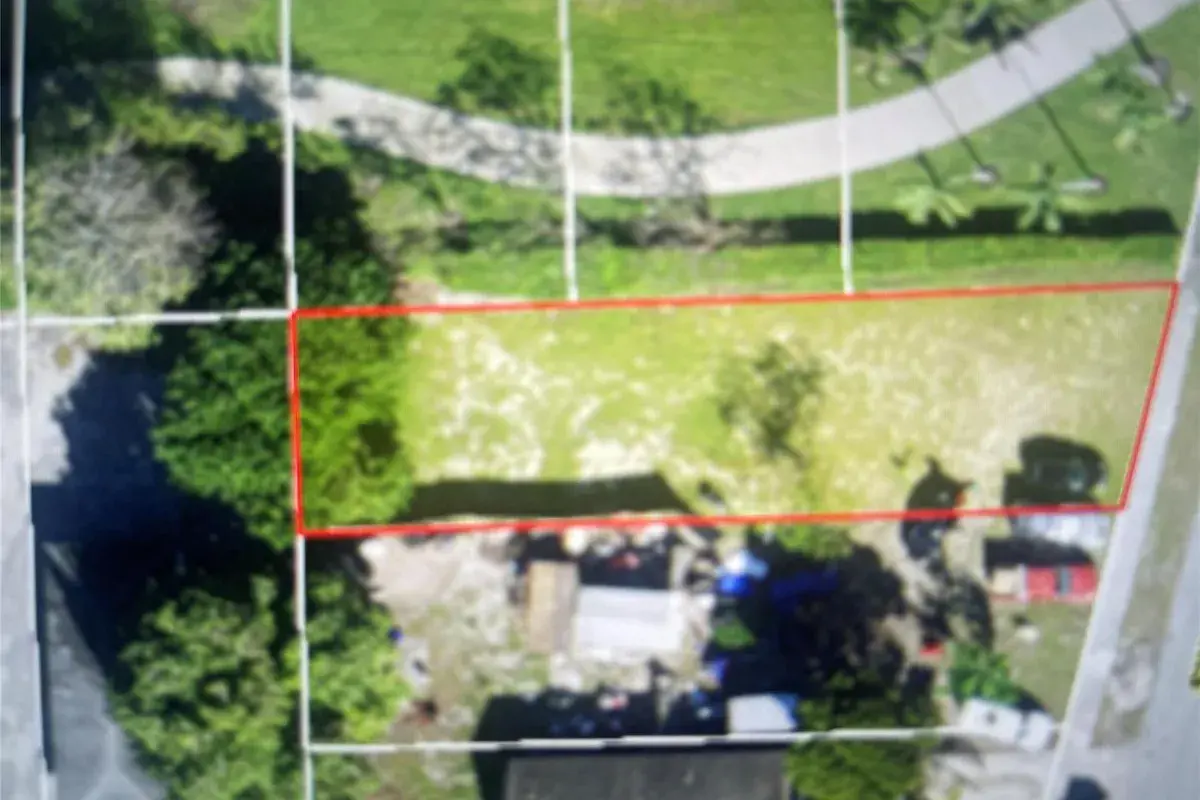 224 SW 10th Street, Deerfield Beach FL 33441