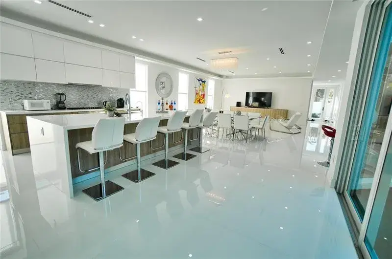 3325 NE 18th, Fort Lauderdale FL 33305