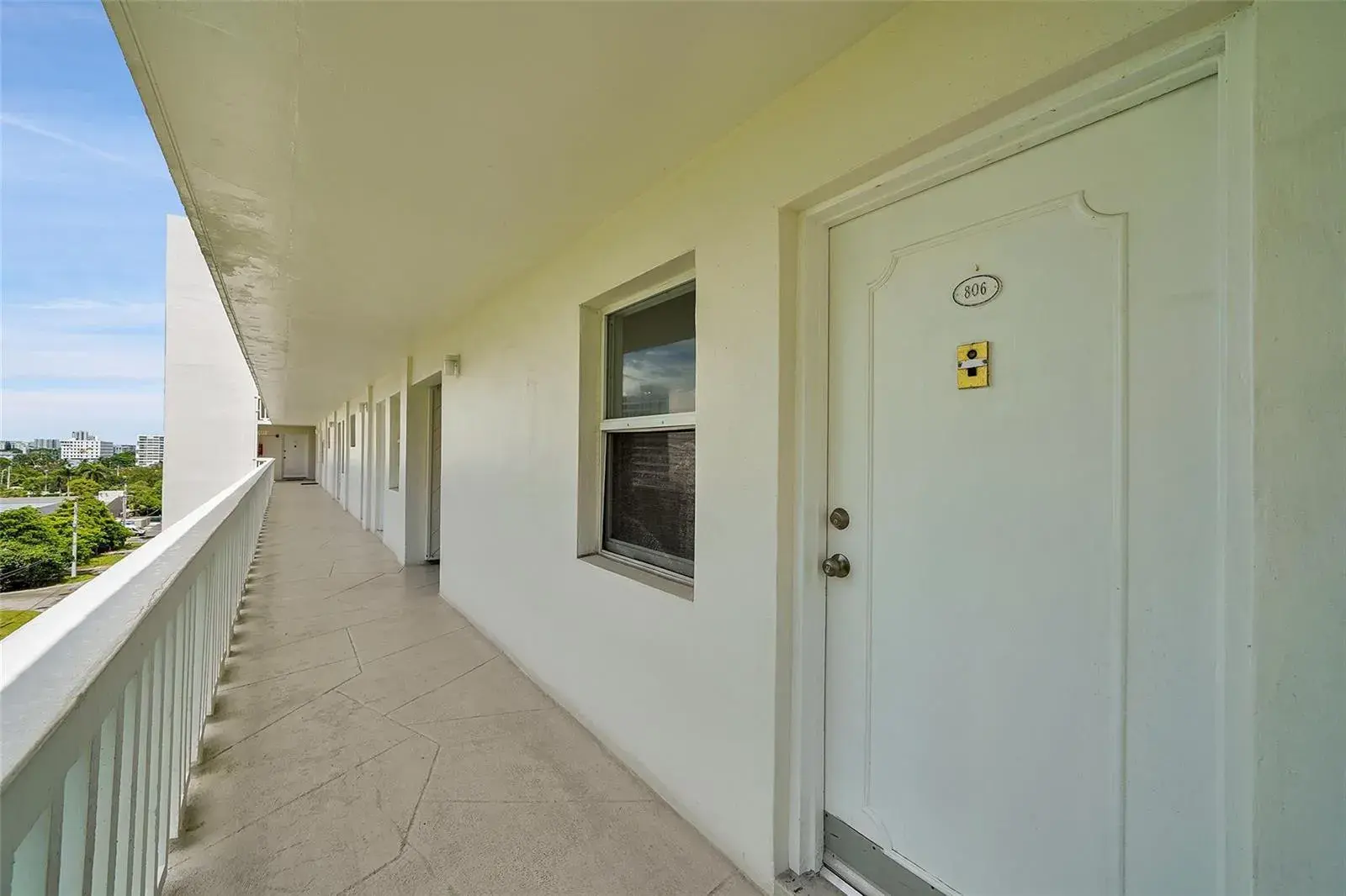 2555 NE 11th Street # 806, Fort Lauderdale FL 33304