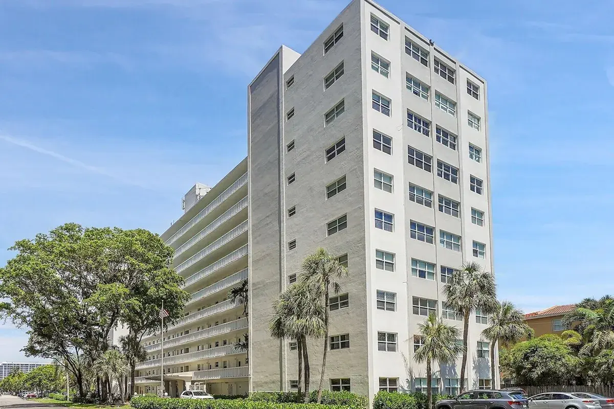 2555 NE 11th Street # 806, Fort Lauderdale FL 33304