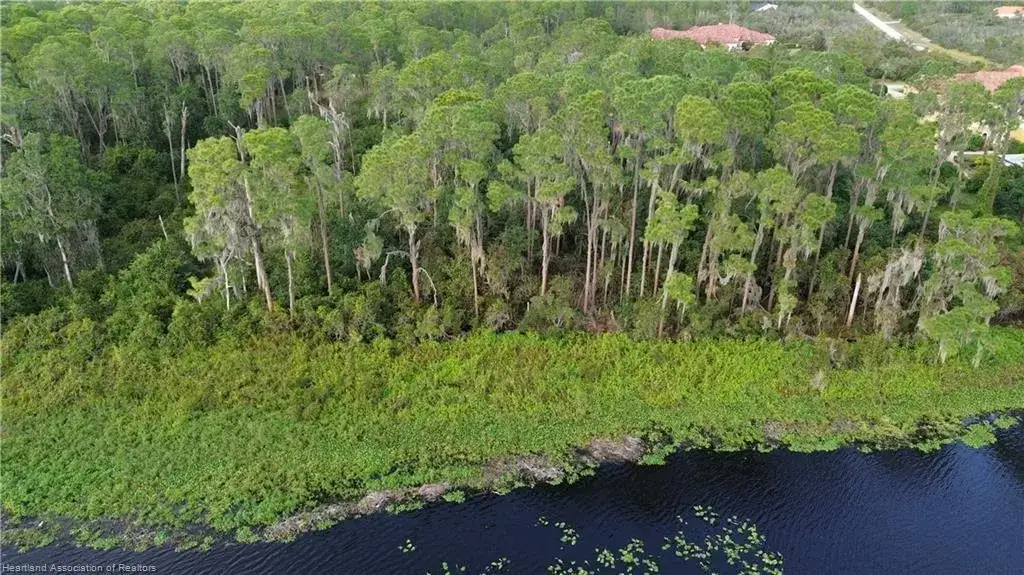 3029 Hawks Landing Circle, Sebring FL 33875 photo 2