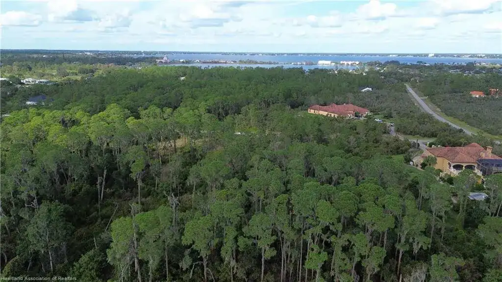 3029 Hawks Landing Circle, Sebring FL 33875 photo 3