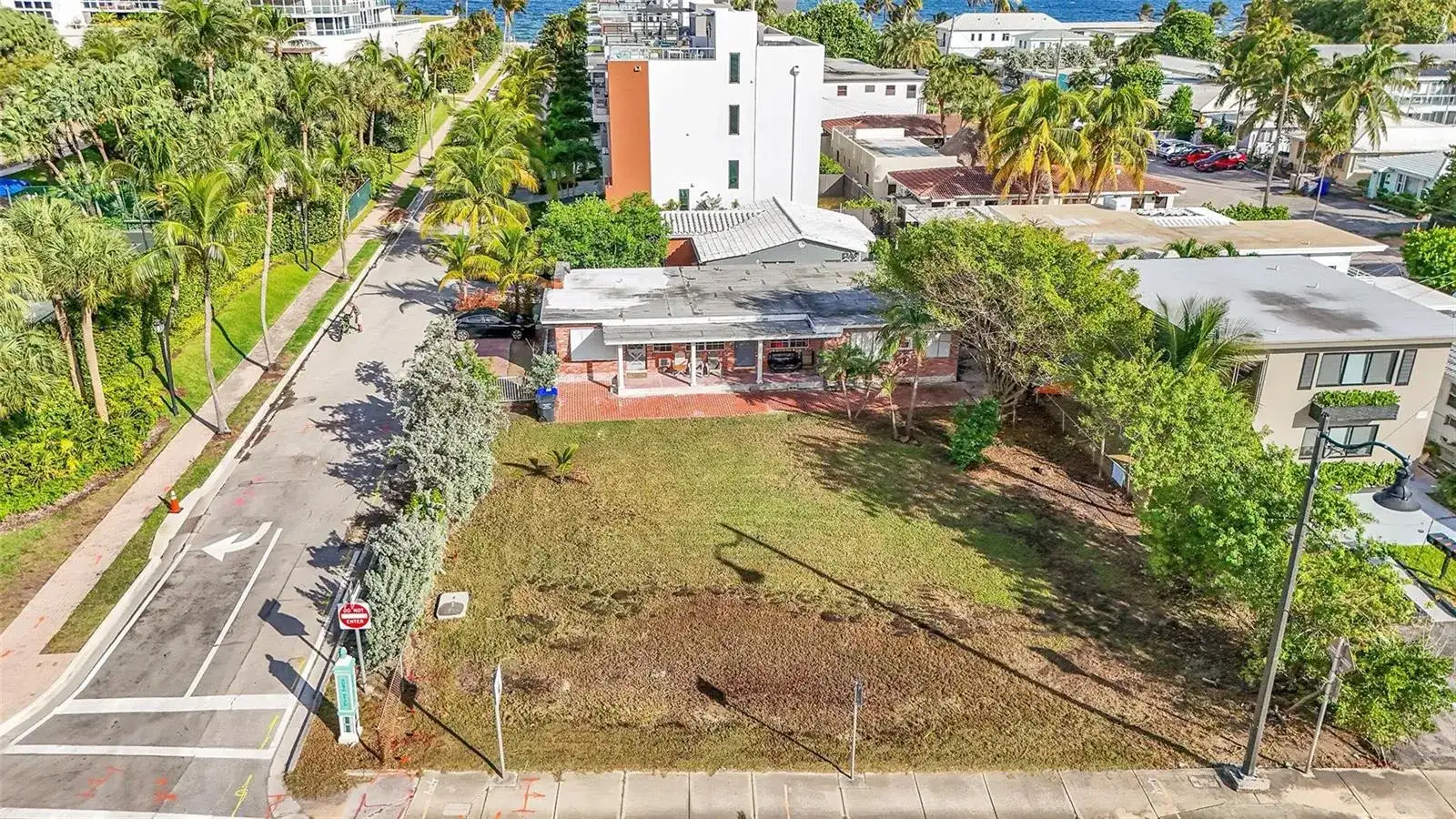 356 Balboa Street, Hollywood FL 33019 photo 4