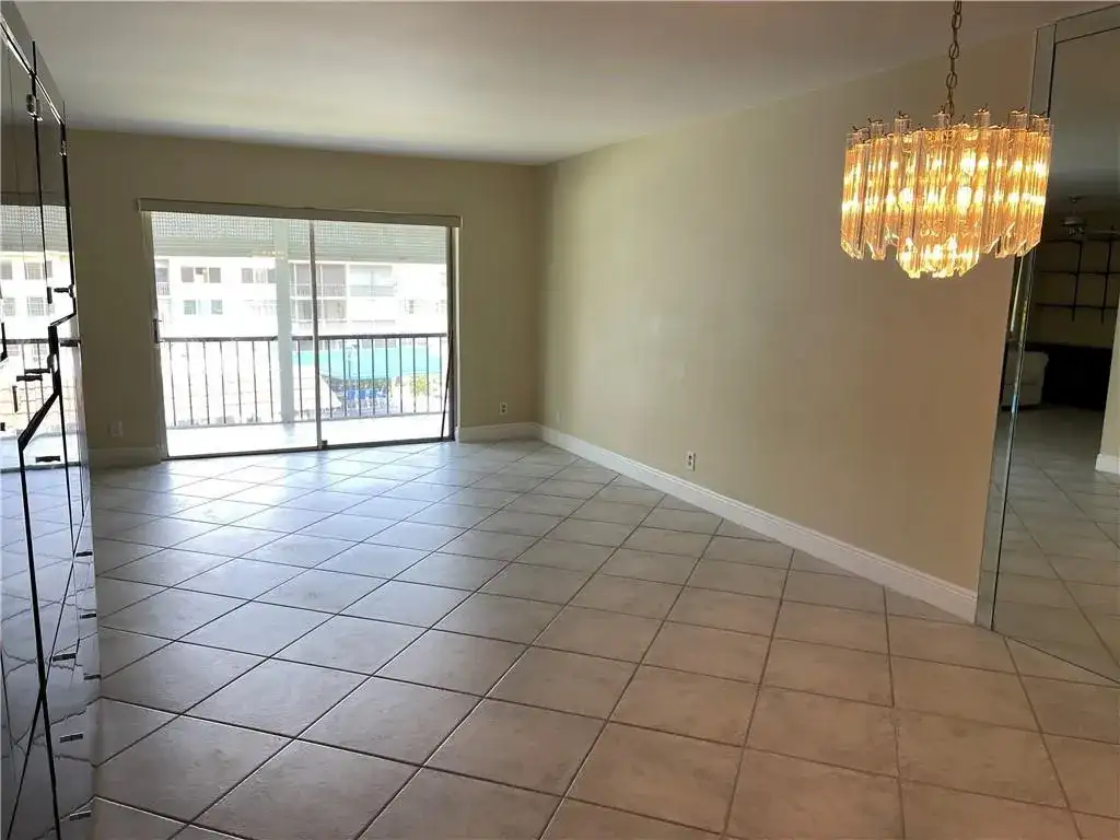 9410 N Hollybrook Lake Drive # 310, Pembroke Pines FL 33025 photo 5