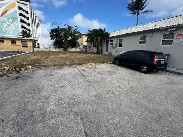 315 Mckinley Street, Hollywood FL 33019 photo 3