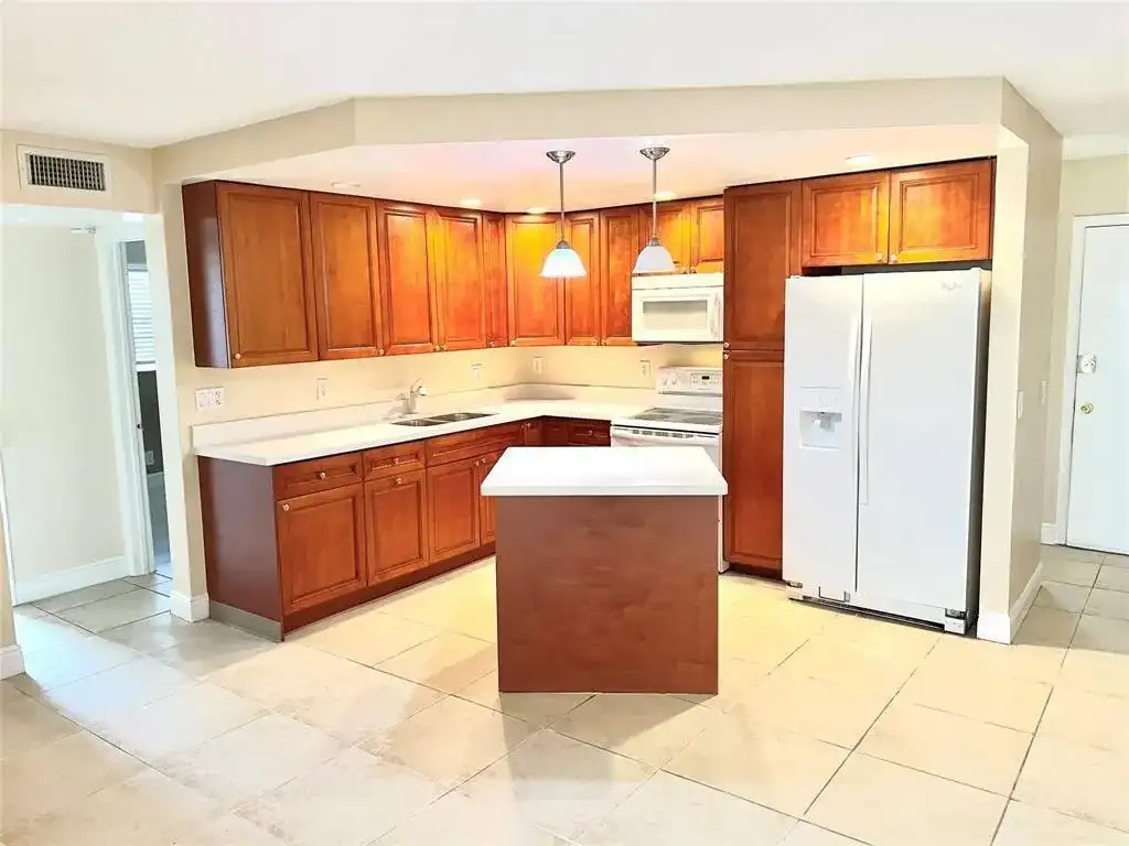4425 Treehouse Lane # A, Tamarac FL 33319