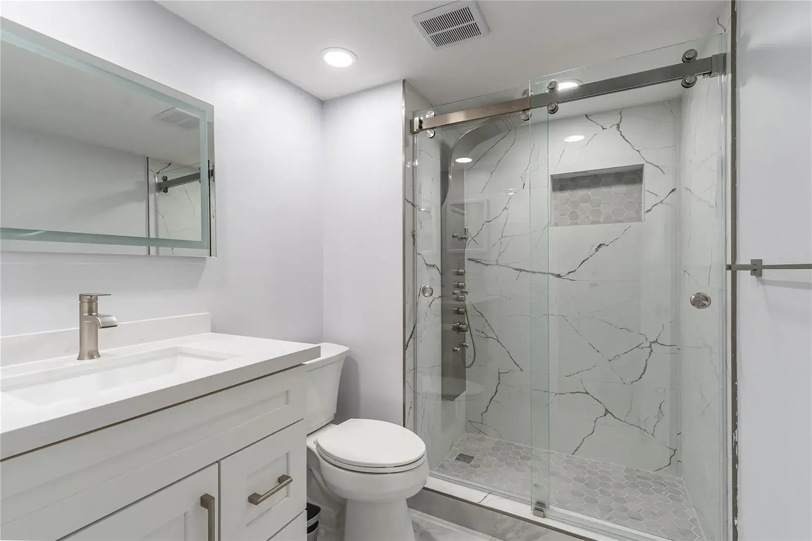 9523 S Hollybrook Lake Drive # 102, Pembroke Pines FL 33025