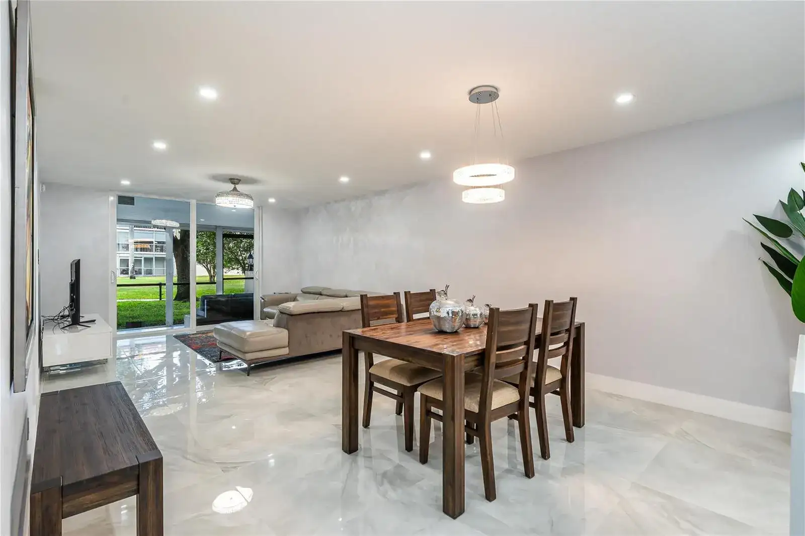 9523 S Hollybrook Lake Drive # 102, Pembroke Pines FL 33025 photo 5