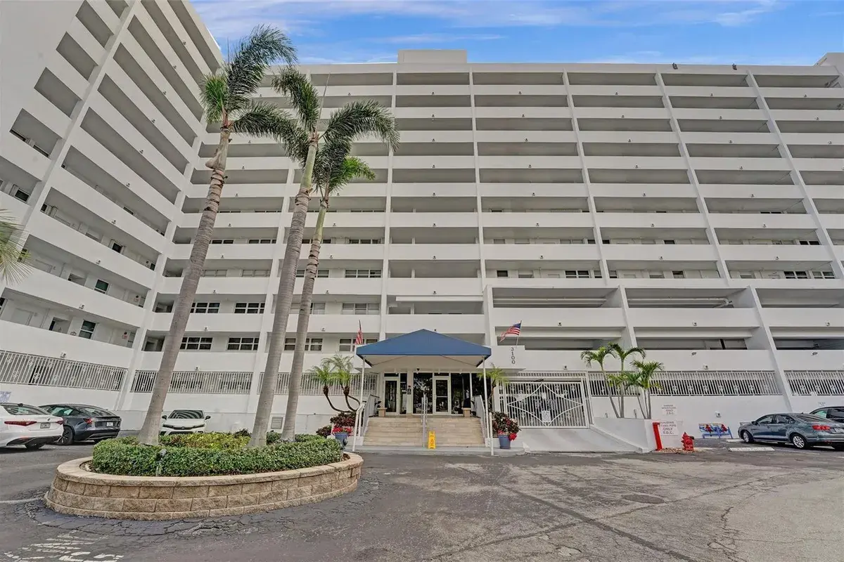 3100 NE 49 Street # 702, Fort Lauderdale FL 33308