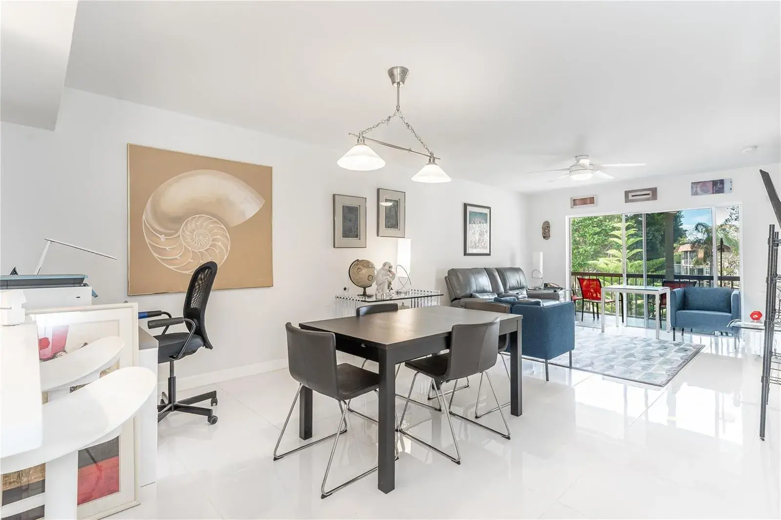 811 S Hollybrook Drive # 301, Pembroke Pines FL 33025