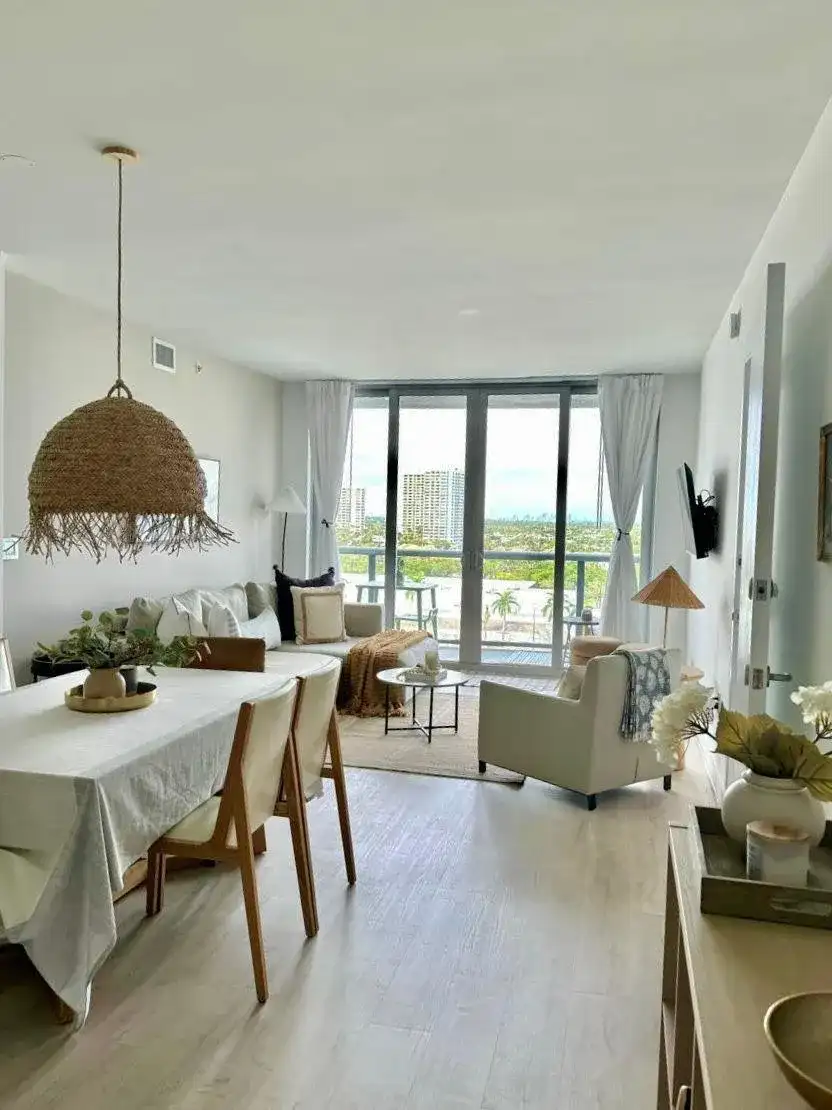 2602 E Hallandale Beach Boulevard # R1010, Hallandale Beach FL 33009