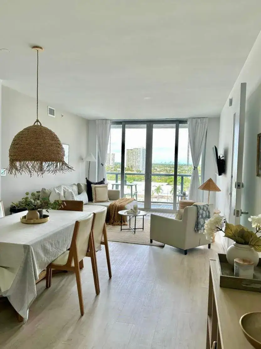 2602 E Hallandale Beach Boulevard # R1010, Hallandale Beach FL 33009