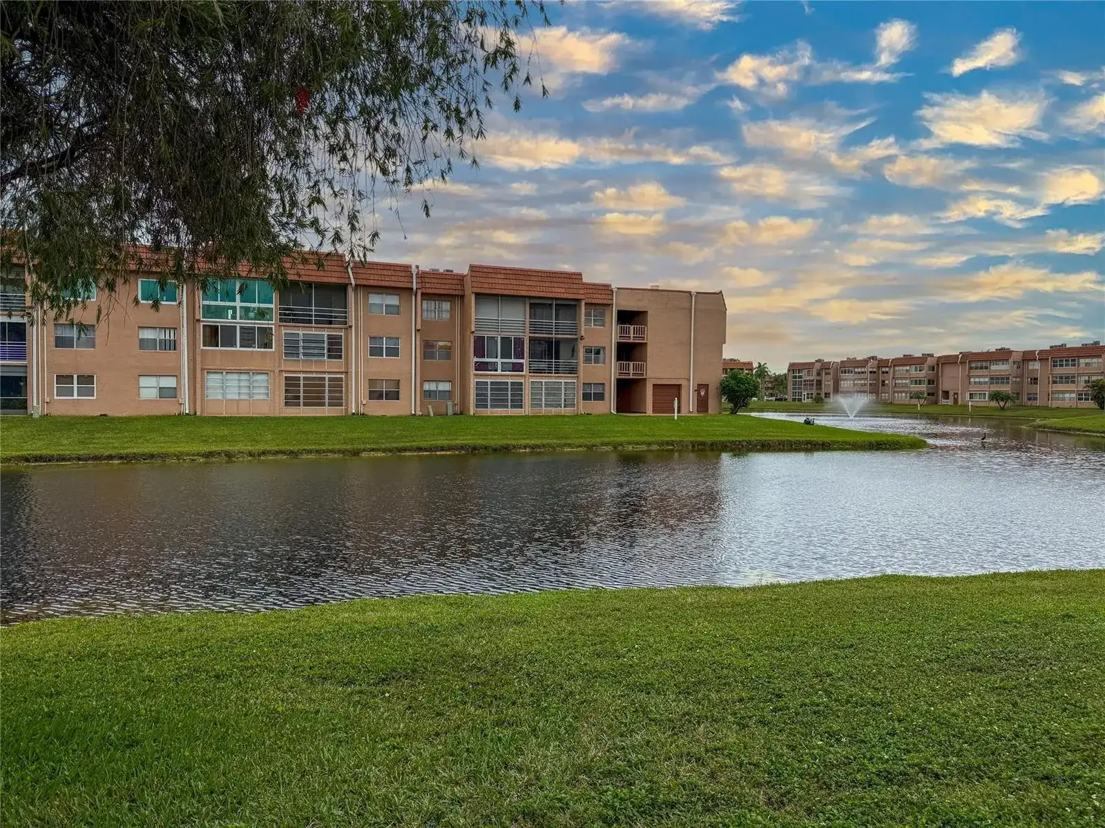 9460 Sunrise Lake Boulevard # 212, Sunrise FL 33322 photo 3