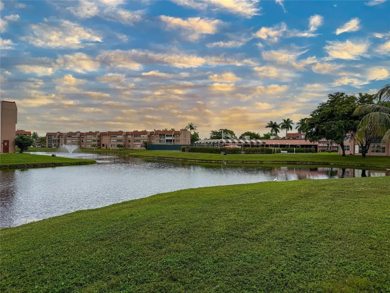 9460 Sunrise Lake Boulevard # 212, Sunrise FL 33322