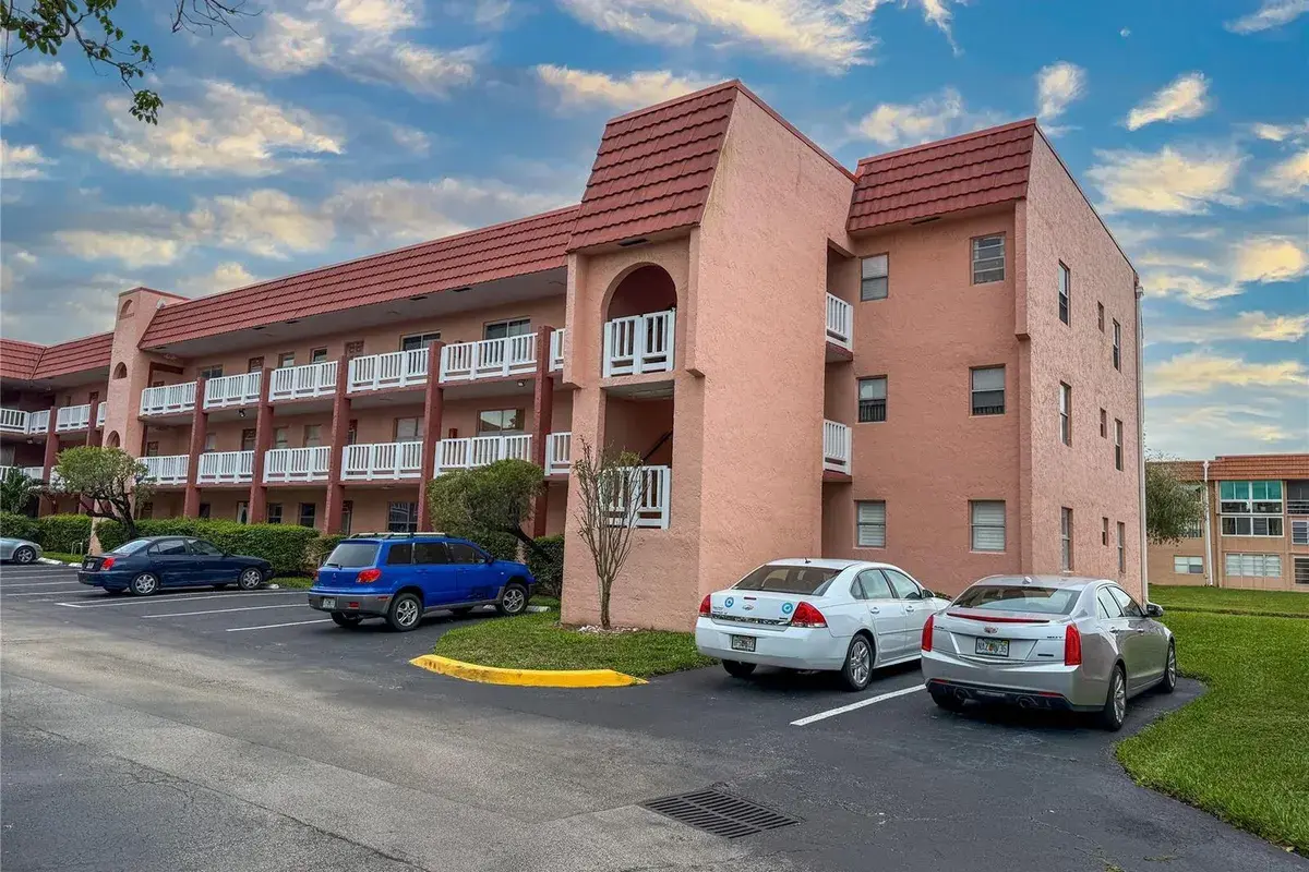 9460 Sunrise Lake Boulevard # 212, Sunrise FL 33322