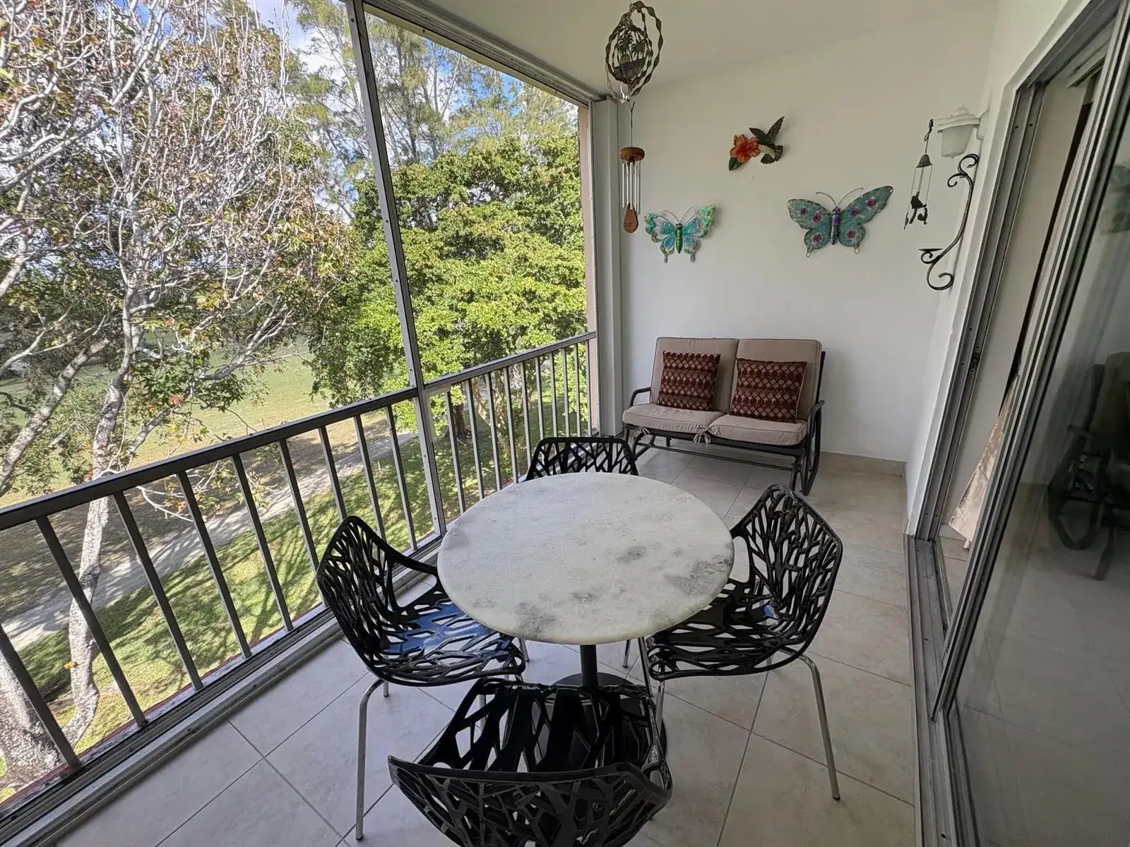 1055 Country Club Drive # 404, Margate FL 33063