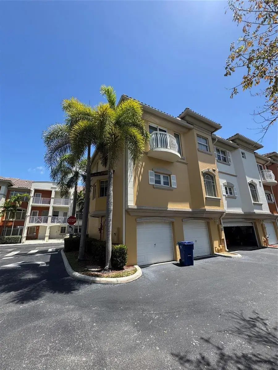 2710 NE 184th Terrace, Aventura FL 33160