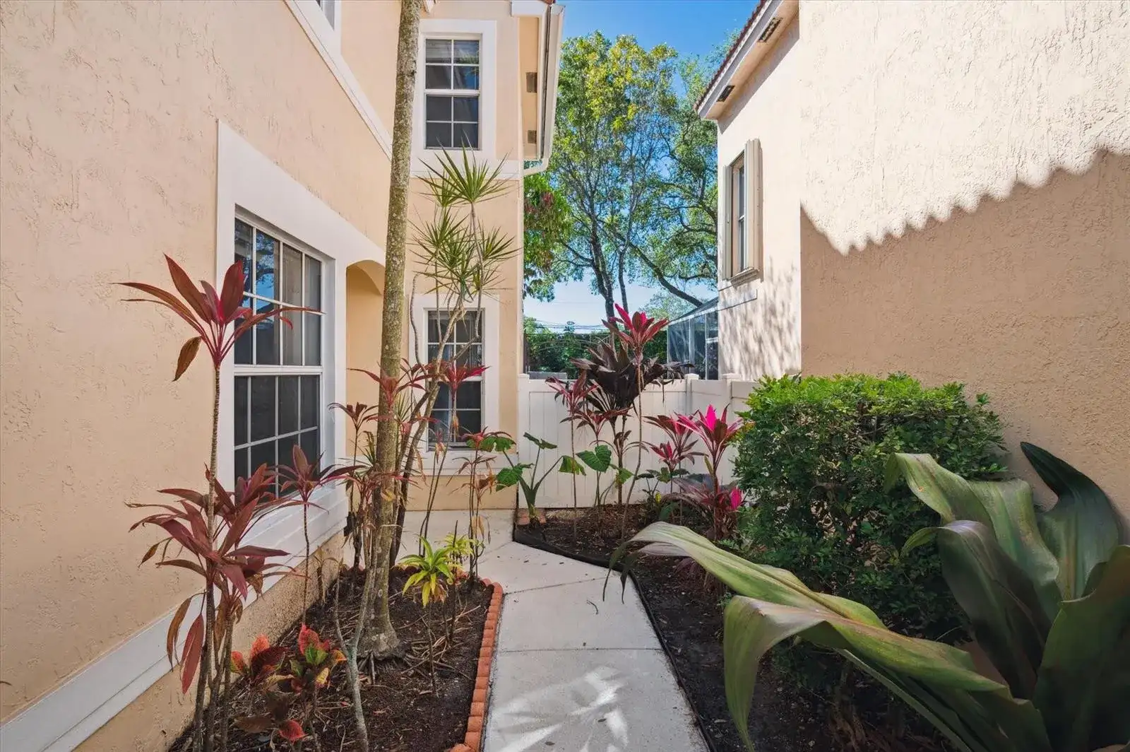 10845 NW 46th Drive, Coral Springs FL 33076 photo 3
