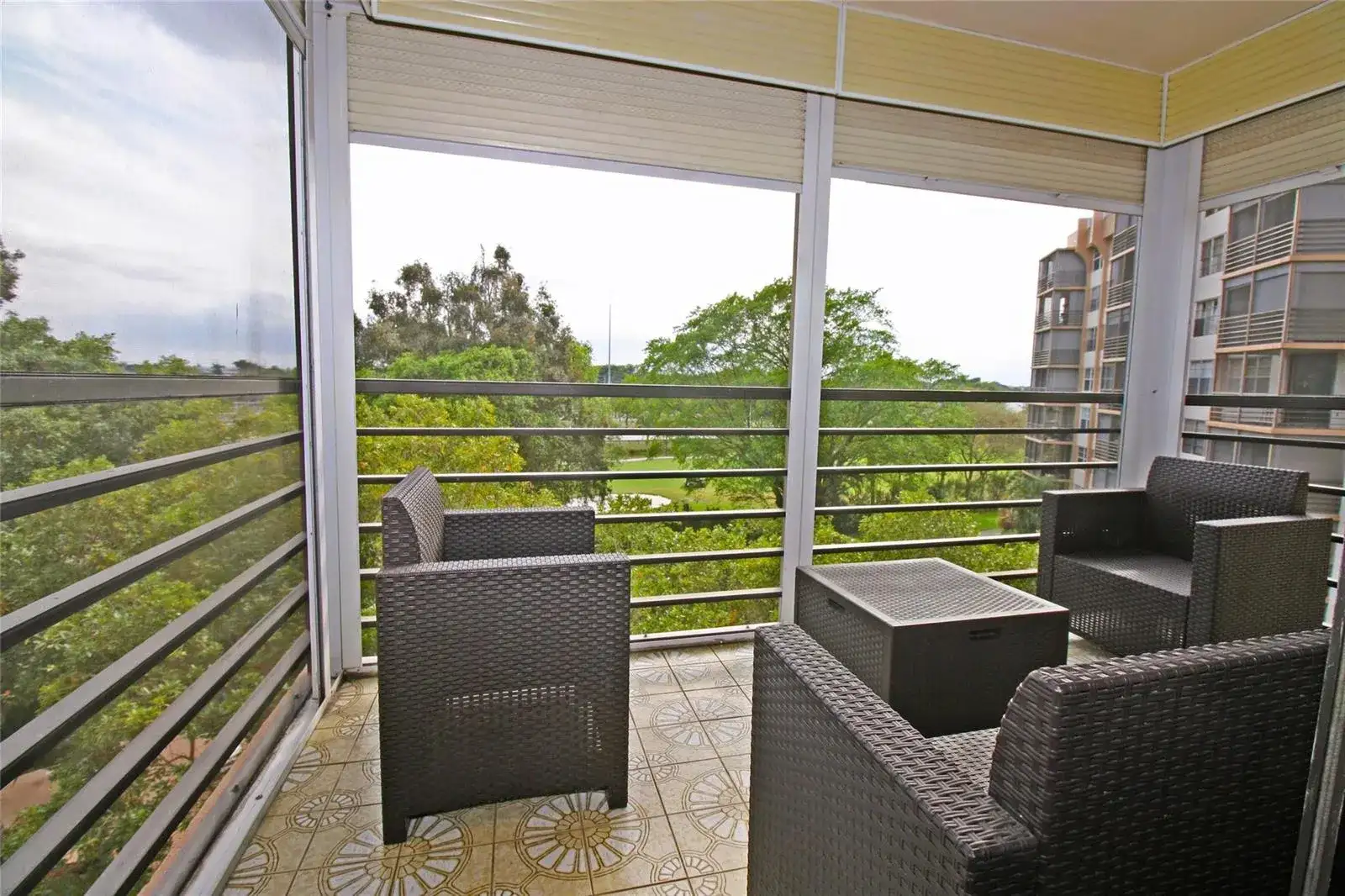 1100 Saint Charles Place # 521, Pembroke Pines FL 33026 photo 2
