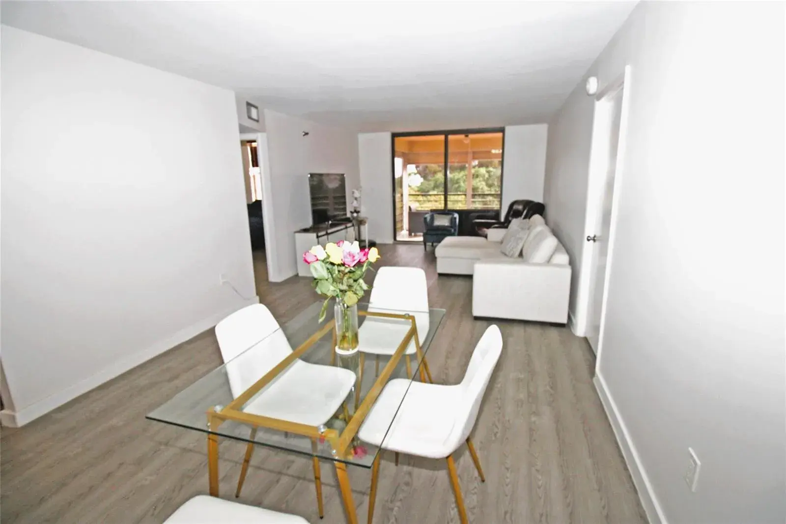 1100 Saint Charles Place # 521, Pembroke Pines FL 33026