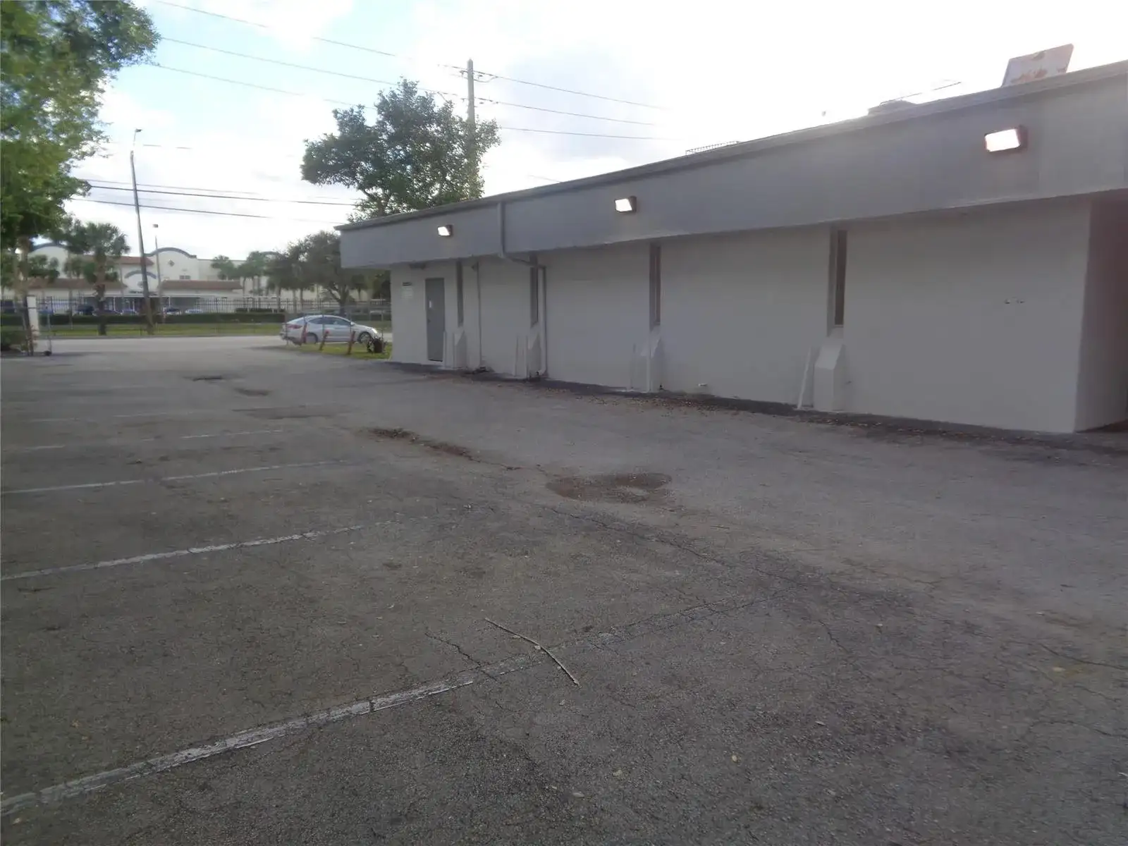 2323 NW 19th Street, Fort Lauderdale FL 33311 photo 4