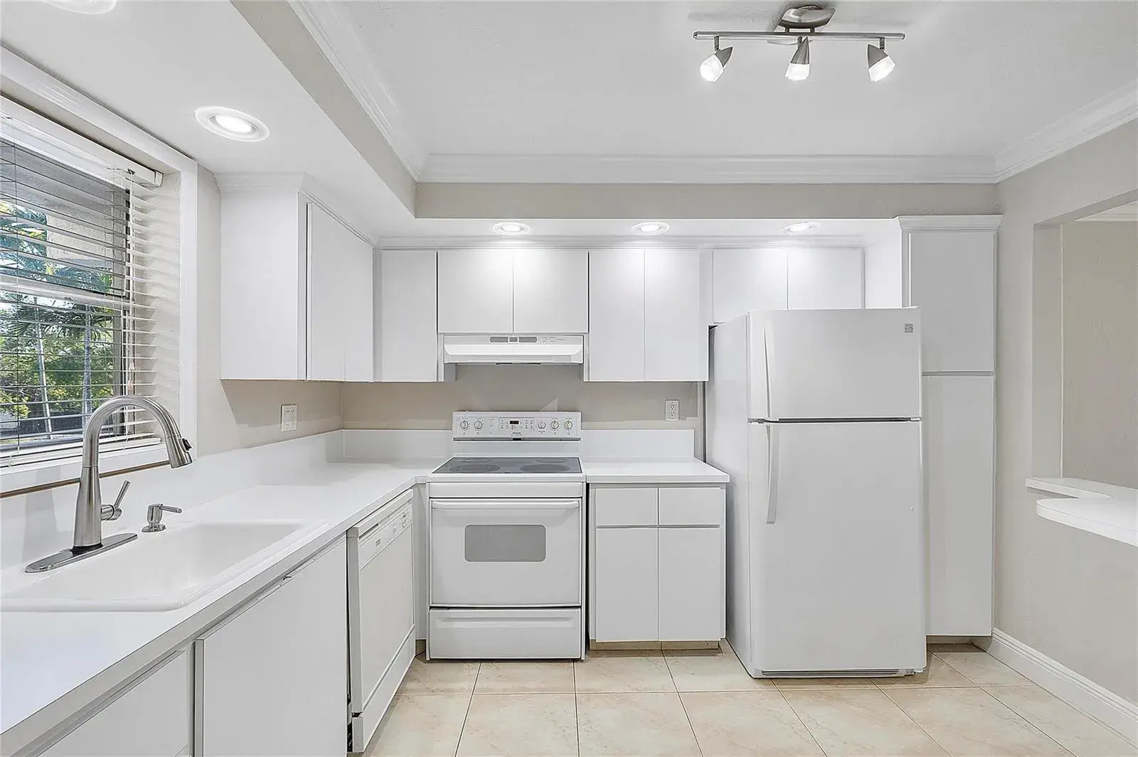 1220 NE 3rd Street # 205, Fort Lauderdale FL 33301