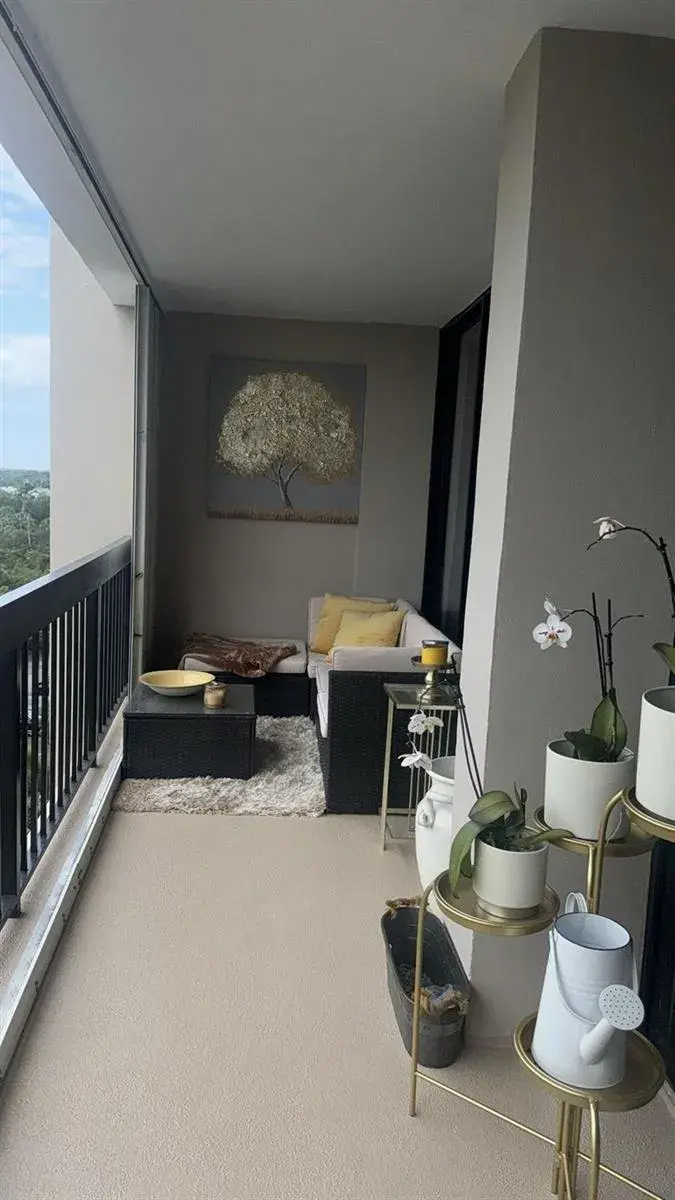 2425 Presidential Way # 705, West Palm Beach FL 33401