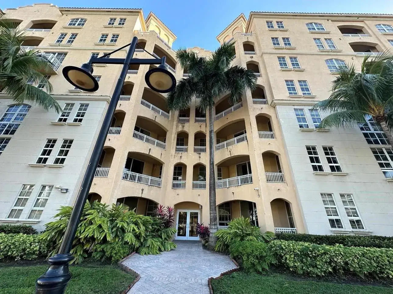 3001 NE 185th Street # 111, Aventura FL 33180 photo 4