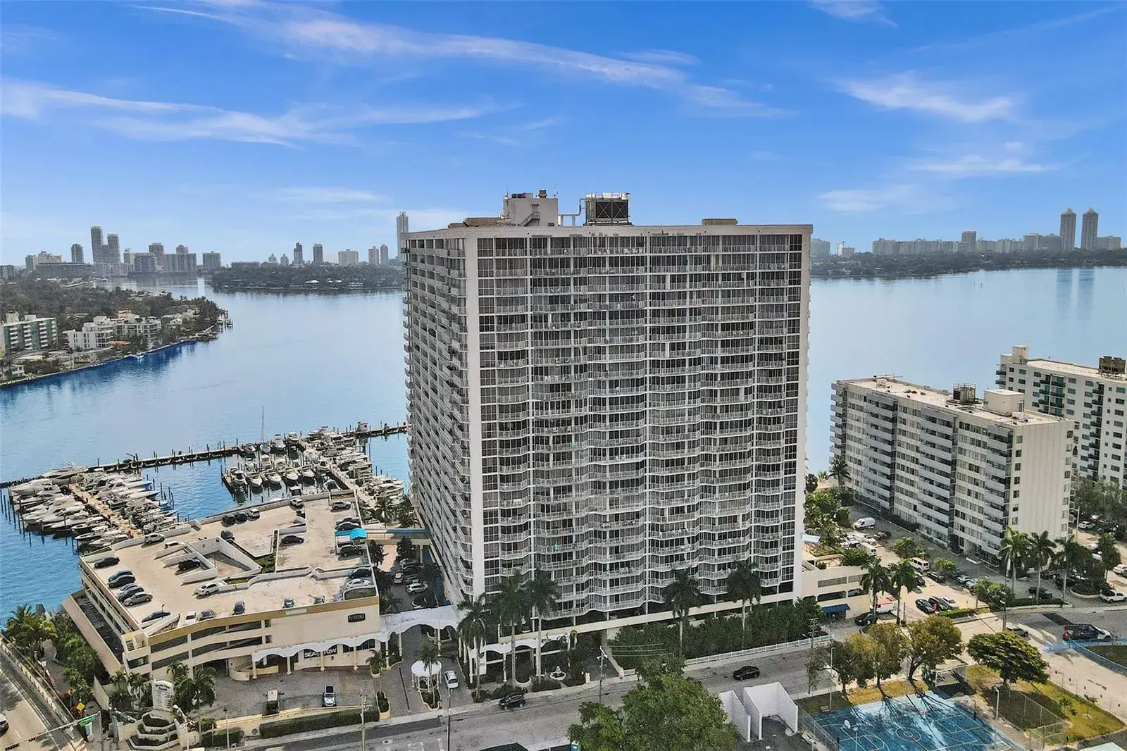 7601 E Treasure Drive # 617, North Bay Village FL 33141